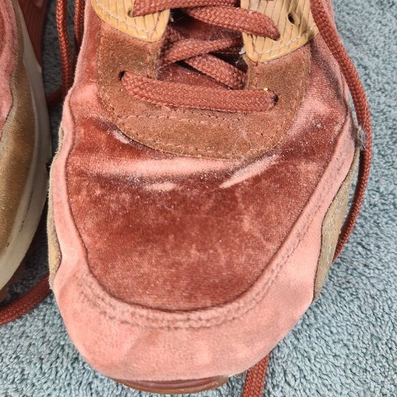 Size 8.5 - Nike Air Max 90 LX Dusty Peach - Picture 2 of 16